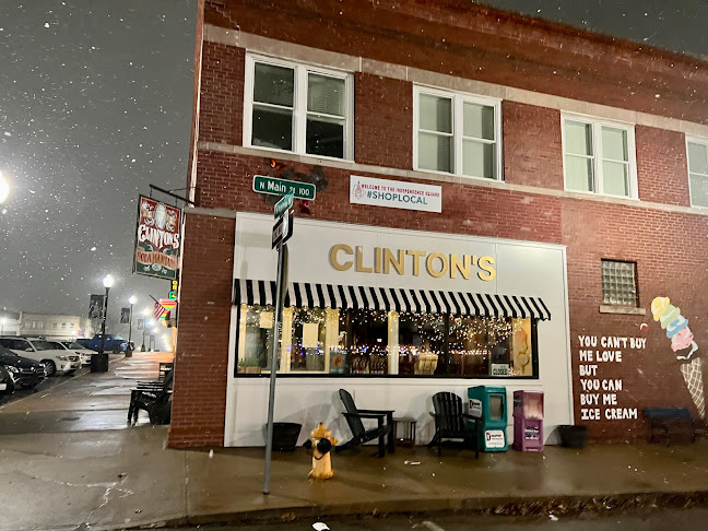 Comentarii opinii despre Clinton's Soda Fountain