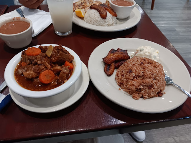 Comentarii opinii despre The Blue Hole Restaurant Belizean Caribbean Cuisine