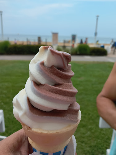 De De's Tastee Swirlz