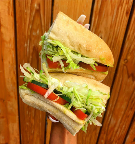 Comments and reviews of Pickleman's Gourmet Cafe