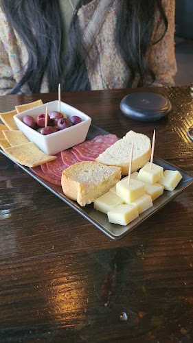 Opinii despre GenuWine Arizona în Phoenix - Hospitality and gastronomy