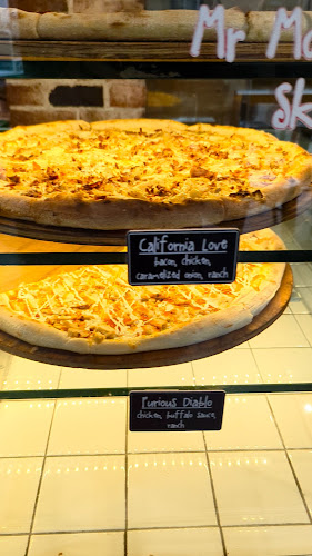 Mr. Moto Pizza - Pacific Beach - Hospitality and gastronomy