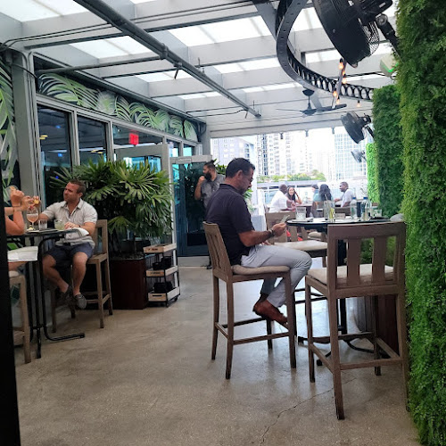 1 W Las Olas Blvd #700, Fort Lauderdale, FL 33301