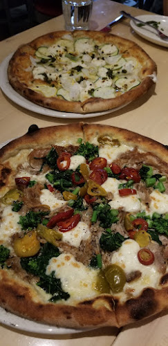 Fiore Pizzeria & Bakery - Hospitality and gastronomy