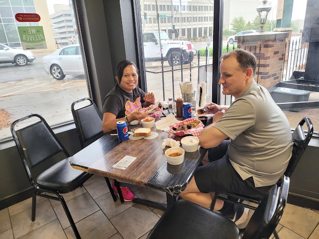Opinii despre Nauling's Texas BBQ & Soul Food în Topeka - Hospitality and gastronomy