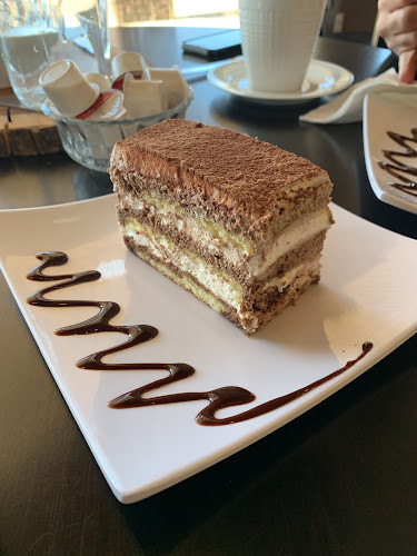 Mia's Bakery & Coffee Shop