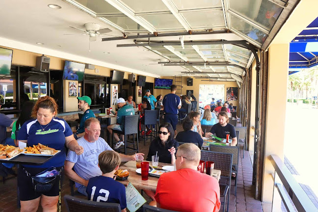 Sneakers Sports Grille - Hospitality and gastronomy