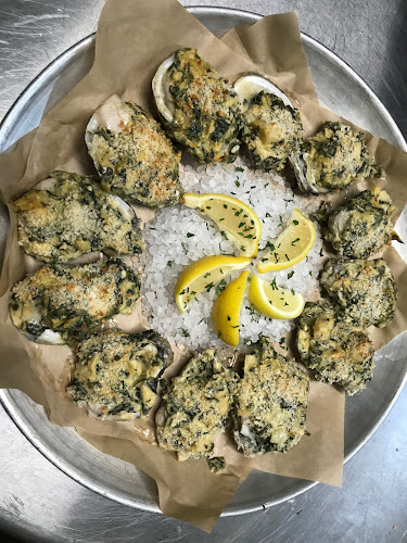 Opinii despre On The Bend Oyster Bar and Cigar Lounge în San Antonio - Hospitality and gastronomy