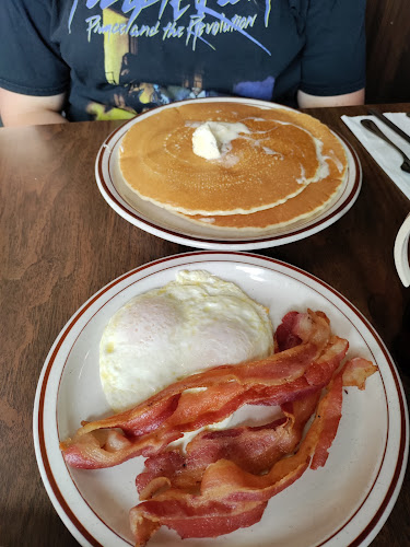 Howard's Coffee Shop - Hospitality and gastronomy