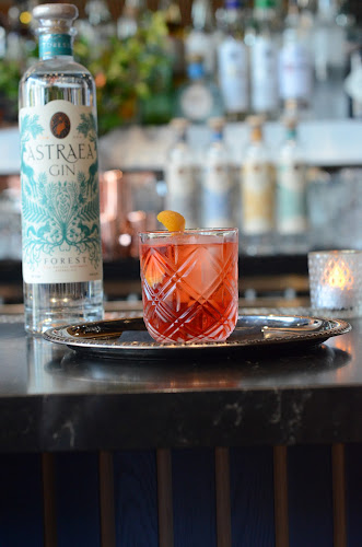 Comentarii opinii despre Bar Moore