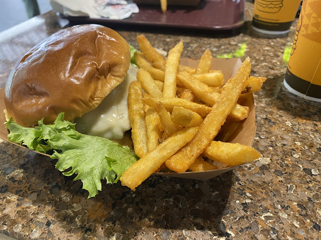 Mahaloha Burger Ala Moana - Hospitality and gastronomy