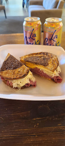 Comentarii opinii despre The Hut at MVCC