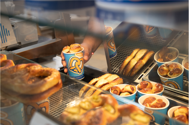 Comments and reviews of Auntie Anne's