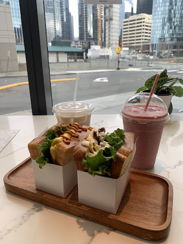 10451 NE 2nd St, Bellevue, WA 98004