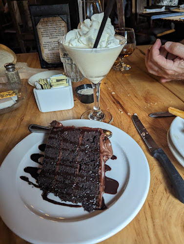 The Fox & Hounds Restaurant & Tavern