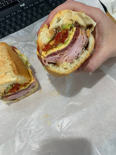 Opinii despre Losurdo's Italian Deli & Bread Bakery în Hoboken - Hospitality and gastronomy