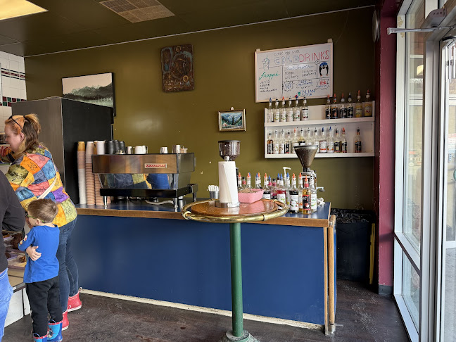 Comentarii opinii despre Alpine Cafe & Bakery