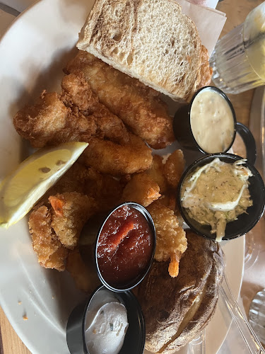 The Fox & Hounds Restaurant & Tavern