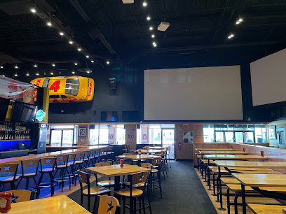 Sneakers Sports Grille