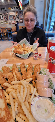 Raising Cane's Chicken Fingers - Hospitality and gastronomy