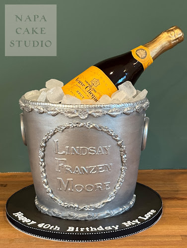 Louise Sandy Custom Cakes