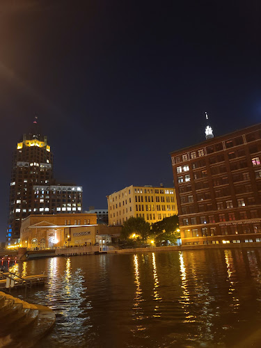 Reviews of Stir Cocktail Lounge in Milwaukee - Hospitality and gastronomy