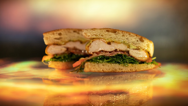 Opinii despre True Metal Burgers în Lake Forest - Hospitality and gastronomy