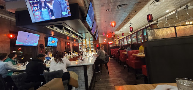 Plan b Burger Bar - Hartford - Hospitality and gastronomy