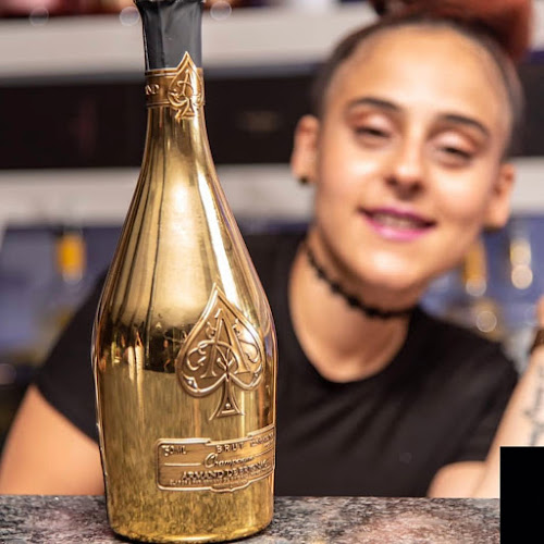 B2 Sport Bar & Lounge - Hospitality and gastronomy