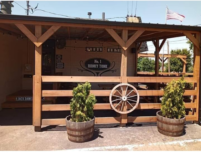 Reviews of Lov's Whiskey Barrel Saloon in Dayton - Hospitality and gastronomy