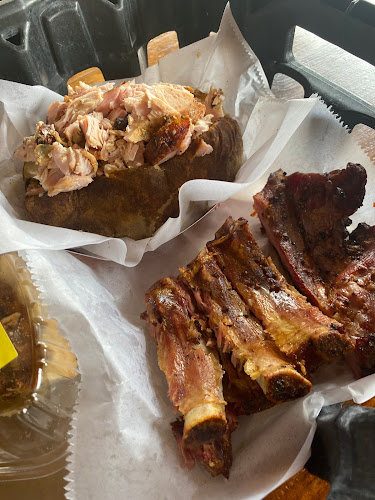 Rudy's "Country Store" and Bar-B-Q - Laredo