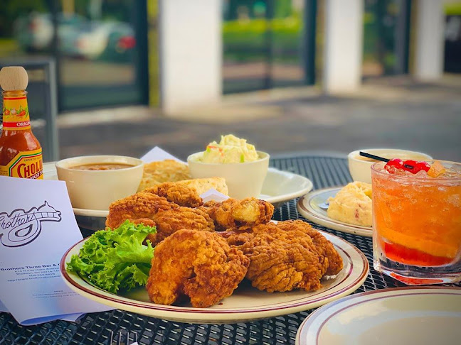 Opinii despre Brothers Three Bar & Grill în Madison - Hospitality and gastronomy