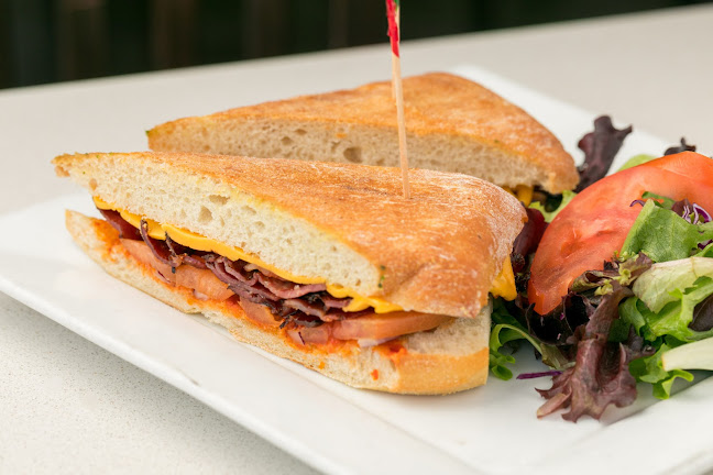 cravecafestudiocity.com