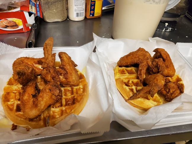 Opinii despre Ken’s Lounge în Toledo - Hospitality and gastronomy