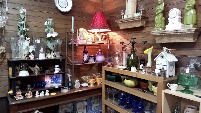 Opinii despre Dawn's New Beginnings resale and consignment Flea Market în Pine Bluff - Hospitality and gastronomy