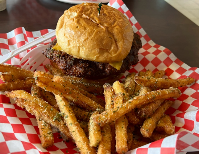 2 Nine Five ( House of Artisan Chicken Burgers & Gourmet Fish & Chips) - Niagara Falls