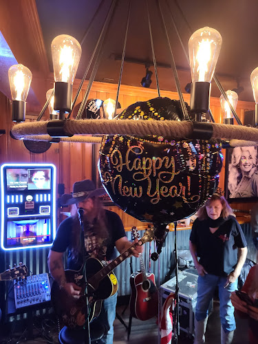 Comments and reviews of Lov's Whiskey Barrel Saloon