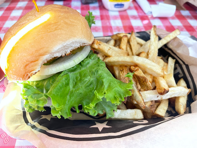 Comentarii opinii despre Lucy's Big Burgers