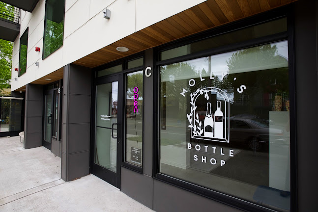Molly's Bottle Shop: West Seattle - Hospitality and gastronomy