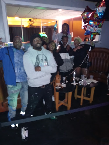 Opinii despre Reminisce Sports Cafe în Hamilton - Hospitality and gastronomy