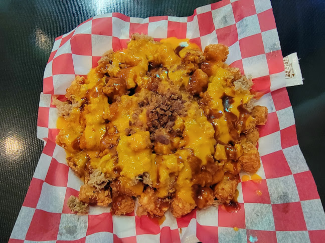 Fox's BBQ - Hospitality and gastronomy