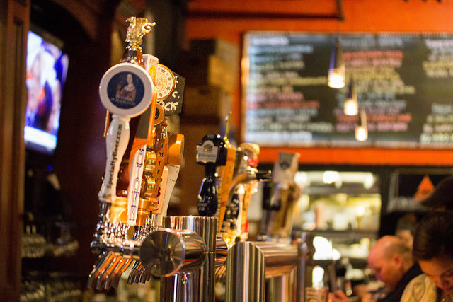 Opinii despre Olde Magoun's Saloon în Somerville - Hospitality and gastronomy