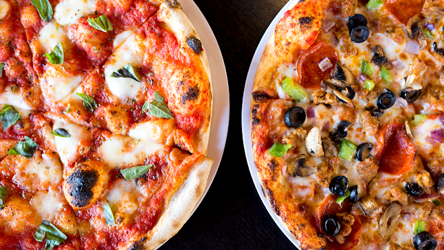 Opinii despre 1000 Degrees Pizza Salad Wings în Texas City - Hospitality and gastronomy