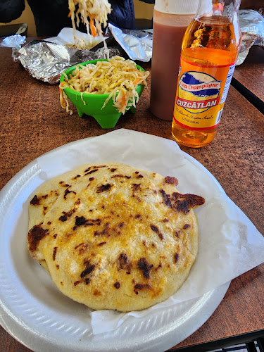 Las Palmas Bakery & Pupusas - Sacramento