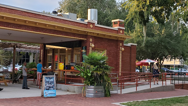 Muñecas Downtown Taco Garden - Hospitality and gastronomy