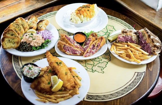 Opinii despre Four Green Fields în Tampa - Hospitality and gastronomy