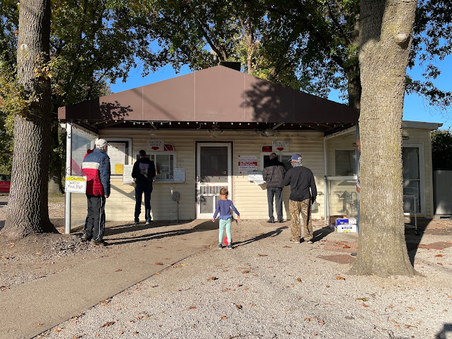 Swansea Fish Stand - Belleville