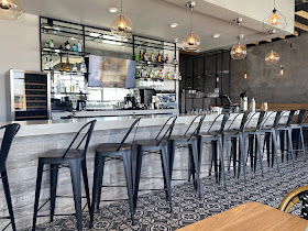 Básico Bistro Cafe