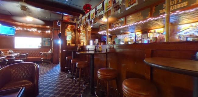 Comentarii opinii despre Pineapple Hill Saloon & Grill