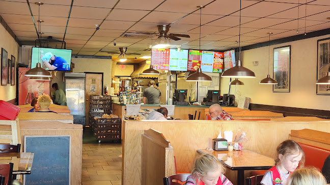 Ricco's Pizza - Hospitality and gastronomy